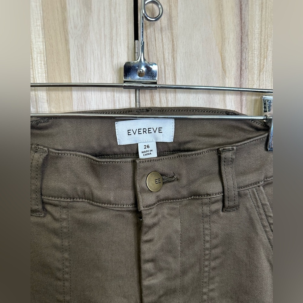 EVEREVE Larissa Cropped Cargo in Fatigue size 26 - Picture 9 of 14